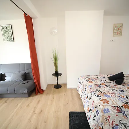 Appartamento Eden , L'élégant! Seul , En Couple Ou En Famille Cambrai