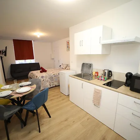 Eden , L'elegant! Seul , En Couple Ou En Famille