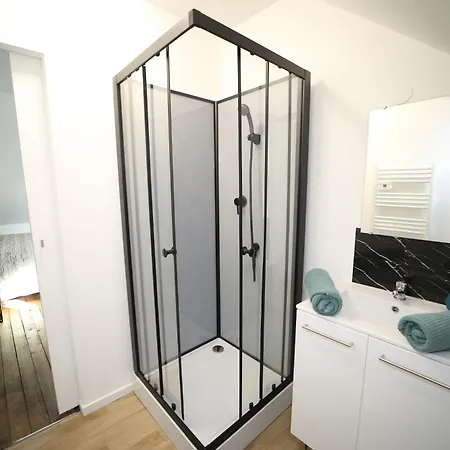 Eden , L'elegant! Seul , En Couple Ou En Famille