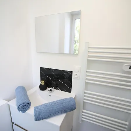 Eden , L'elegant! Seul , En Couple Ou En Famille